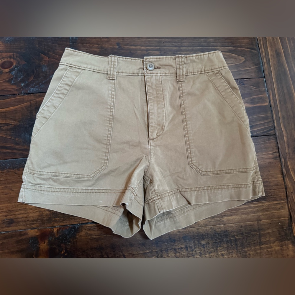 Old Navy Women's Tan Cargo Shorts